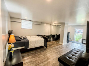 Entire Apartment near Downtown Montréal & Trudeau YUL Airport